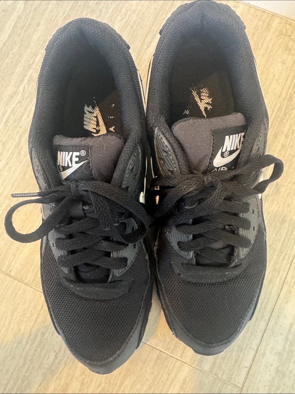 Nike Women’s Air Max Black with White Swoosh - Picture 3 of 7